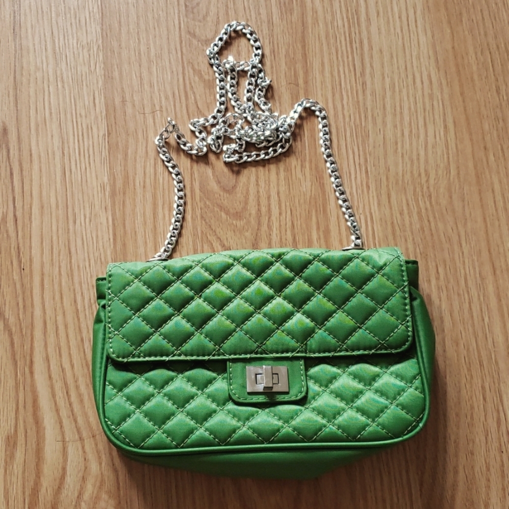 Olsen crossbody bag with chain